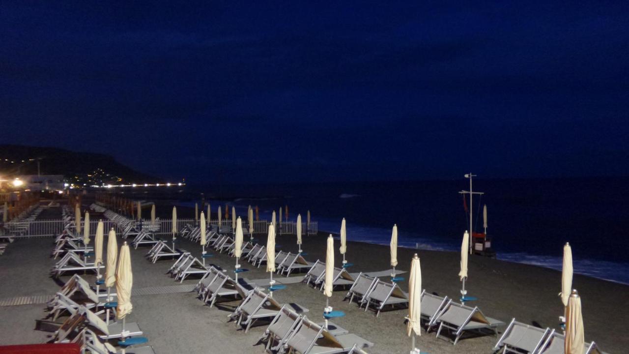 Bed and Breakfast Ghiro Ghiotto Pietra Ligure Zewnętrze zdjęcie