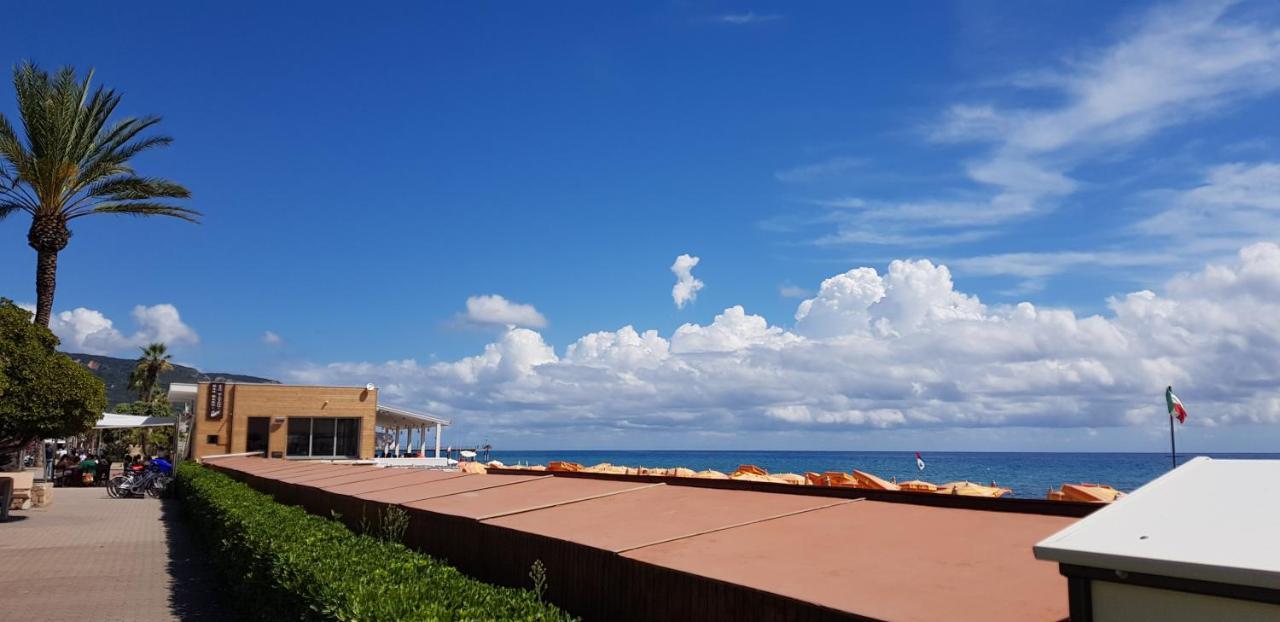 Bed and Breakfast Ghiro Ghiotto Pietra Ligure Zewnętrze zdjęcie